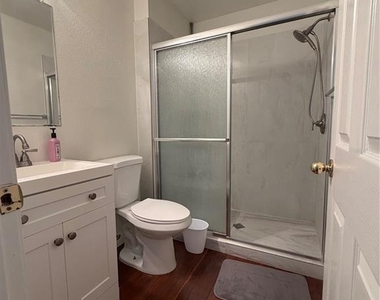 415 Celebration Avenue - Photo Thumbnail 5