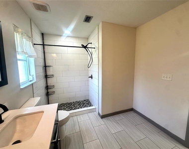 4205 Ne 7th Street - Photo Thumbnail 16