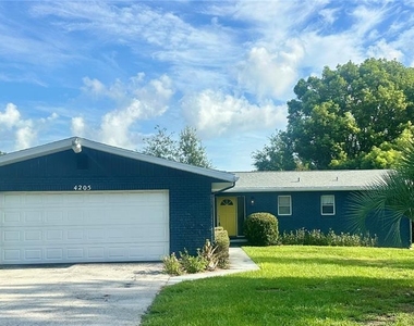 4205 Ne 7th Street - Photo Thumbnail 1