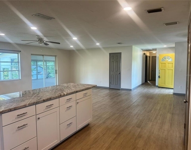 4205 Ne 7th Street - Photo Thumbnail 10