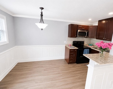 4666 Ken Knight Drive N - Photo Thumbnail 2