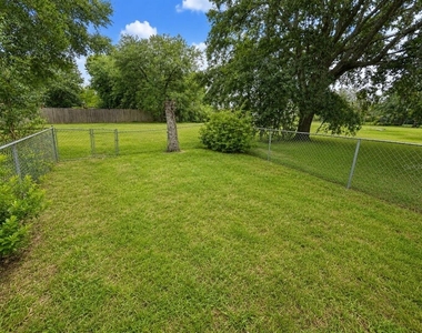 4666 Ken Knight Drive N - Photo Thumbnail 18