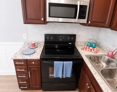 4666 Ken Knight Drive N - Photo Thumbnail 4