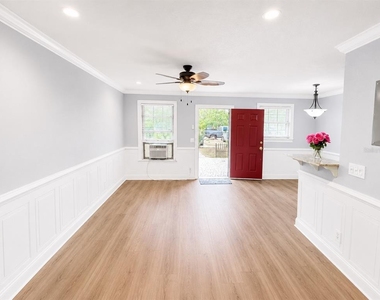 4666 Ken Knight Drive N - Photo Thumbnail 8