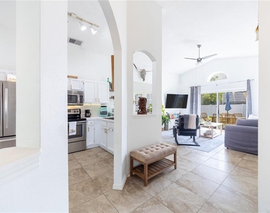 1321 Whitewood Way - Photo Thumbnail 3