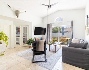 1321 Whitewood Way - Photo Thumbnail 4