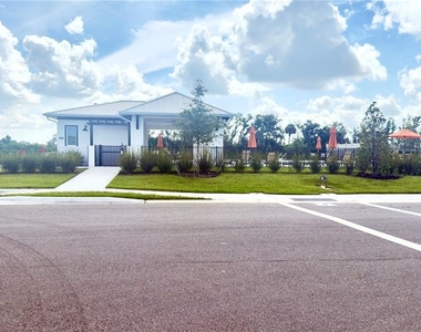 11117 40th Avenue E - Photo Thumbnail 27