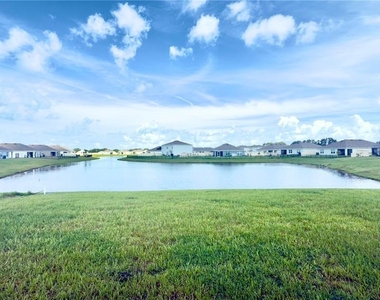 11117 40th Avenue E - Photo Thumbnail 25
