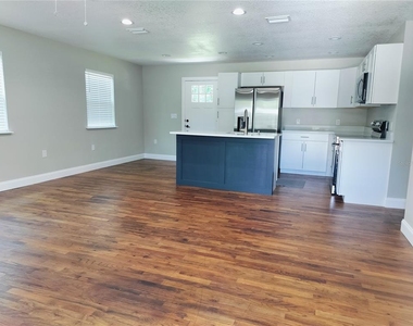 25405 Colmar Avenue - Photo Thumbnail 4