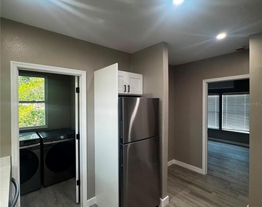 327 Avenue J Se - Photo Thumbnail 17