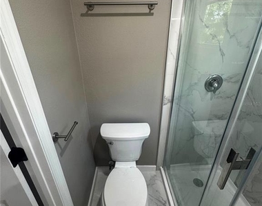327 Avenue J Se - Photo Thumbnail 11