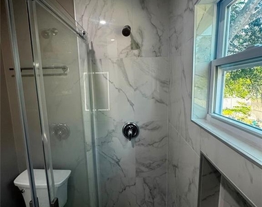 327 Avenue J Se - Photo Thumbnail 22