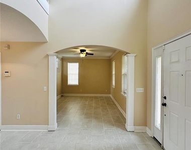 438 Palm Drive - Photo Thumbnail 4