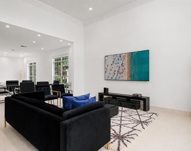 5927 Caymus Loop - Photo Thumbnail 14