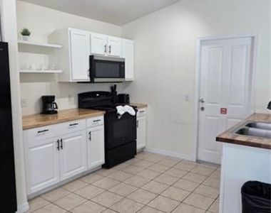 110 Reserve Drive - Photo Thumbnail 7