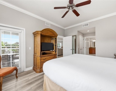 7613 Cabana Court - Photo Thumbnail 12