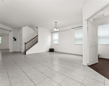 11472 Wakeworth Street - Photo Thumbnail 2