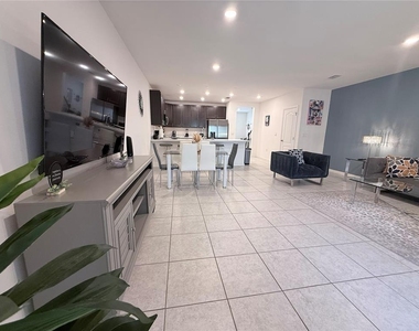 4875 Coral Castle Drive - Photo Thumbnail 10