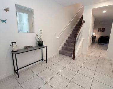 4875 Coral Castle Drive - Photo Thumbnail 3