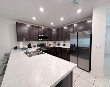 4875 Coral Castle Drive - Photo Thumbnail 7