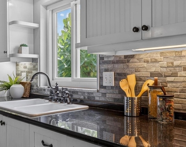 333 Cornwall Road - Photo Thumbnail 15