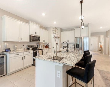 2108 Midnight Pearl Drive - Photo Thumbnail 13