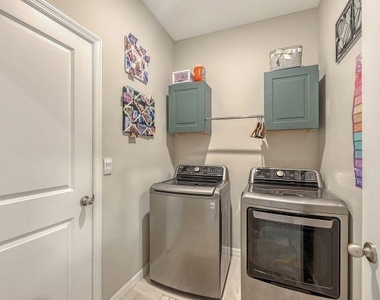 2108 Midnight Pearl Drive - Photo Thumbnail 33