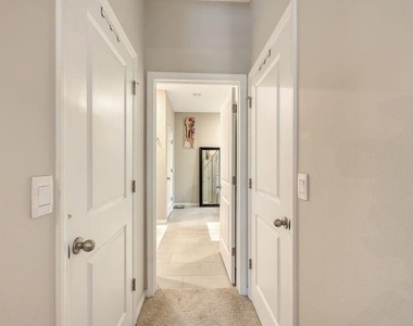 2108 Midnight Pearl Drive - Photo Thumbnail 23