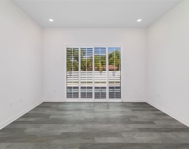 4524 Riverwood Avenue - Photo Thumbnail 27