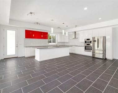 4524 Riverwood Avenue - Photo Thumbnail 7