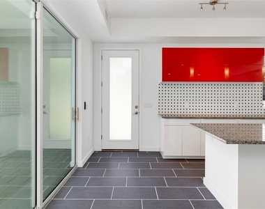 4524 Riverwood Avenue - Photo Thumbnail 8