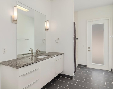 4524 Riverwood Avenue - Photo Thumbnail 25