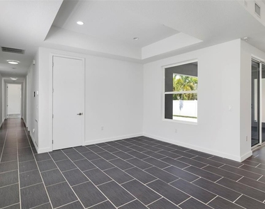 4524 Riverwood Avenue - Photo Thumbnail 19