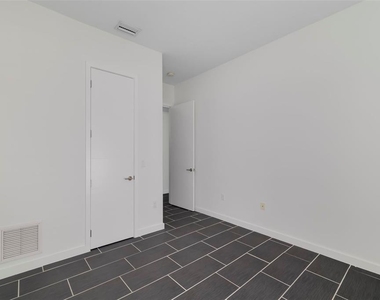 4524 Riverwood Avenue - Photo Thumbnail 22
