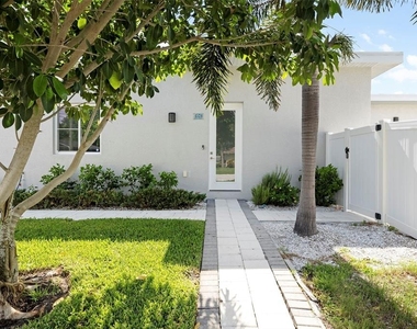 4524 Riverwood Avenue - Photo Thumbnail 2
