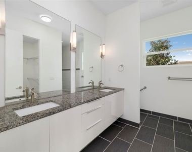 4524 Riverwood Avenue - Photo Thumbnail 31
