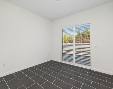 4524 Riverwood Avenue - Photo Thumbnail 23