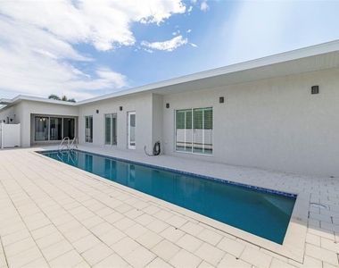 4524 Riverwood Avenue - Photo Thumbnail 39