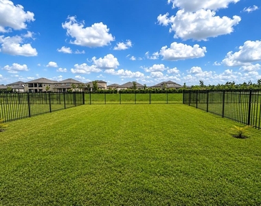 13029 Oak Hill Way - Photo Thumbnail 6