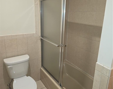 822 Main Street - Photo Thumbnail 9