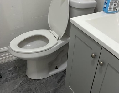 406 Ridge Avenue - Photo Thumbnail 16