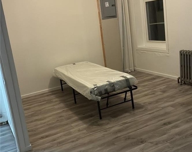 406 Ridge Avenue - Photo Thumbnail 4