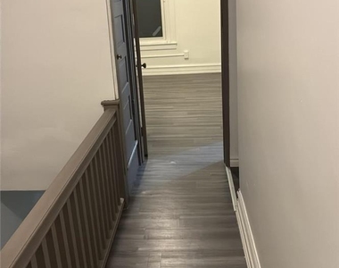 406 Ridge Avenue - Photo Thumbnail 10