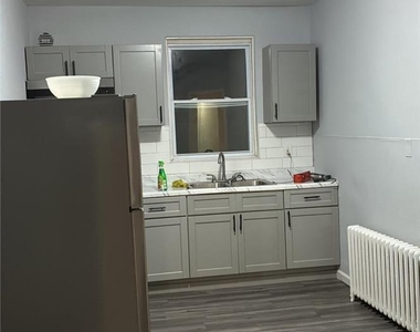 406 Ridge Avenue - Photo Thumbnail 7