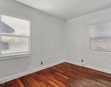 3410 N Stanton Street - Photo Thumbnail 30