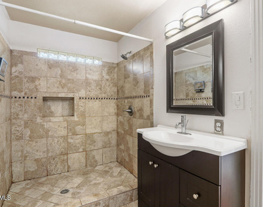 3410 N Stanton Street - Photo Thumbnail 9