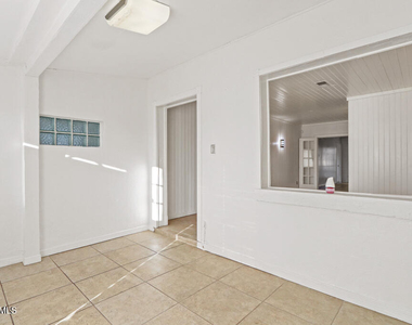 3410 N Stanton Street - Photo Thumbnail 5