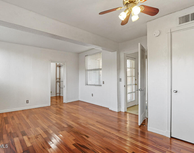 3410 N Stanton Street - Photo Thumbnail 12