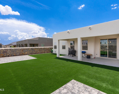 828 Paseo Solar Drive - Photo Thumbnail 40