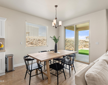 828 Paseo Solar Drive - Photo Thumbnail 17